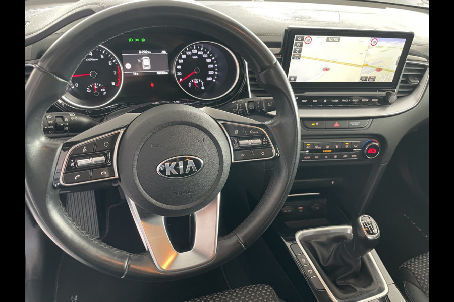 Kia Xceed 1.0 T-GDi DynamicPlusLine Climate control - Cruise control - Park. sensoren A - Navi full map - A-uitrijcamera - MFL-Stuurwiel - Led verlichting - Mistlampen - LMV 18" - Spiegels E-V+VW - V-Stoelen VW - Bluetooth