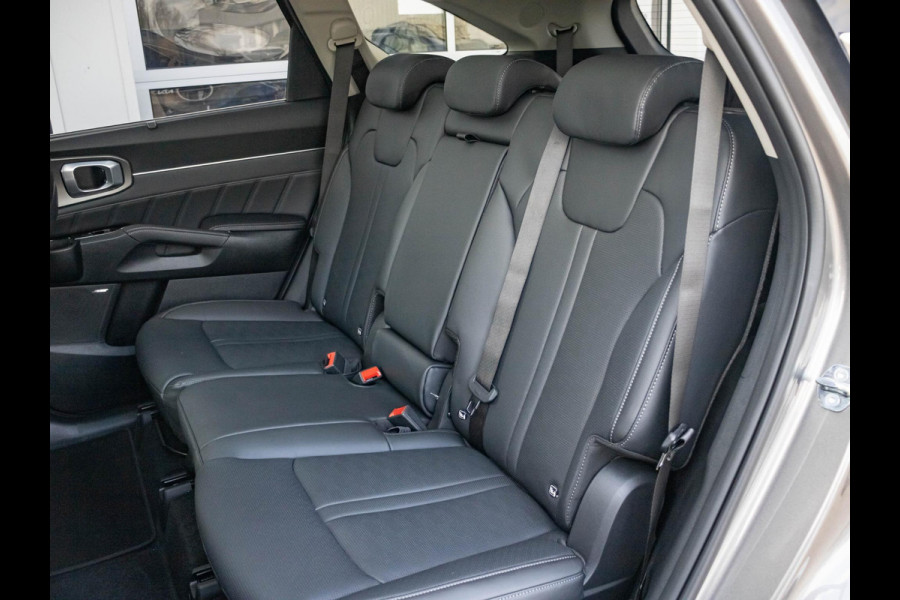 Kia Sorento 1.6 T-GDi Plug-in Hybrid 4WD DynamicPlusLine 7p. Beschikbaar in overleg