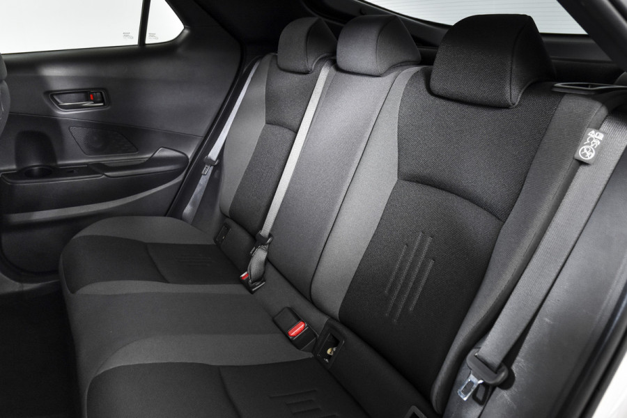 Toyota C-HR 2.0 Hybrid 200 Dynamic | Dig. Cockpit | Adapt. Cruise | Stoel-+Stuurverw. | PDC | Camera | NAV + App. Connect | ECC | LM 18" | 4737