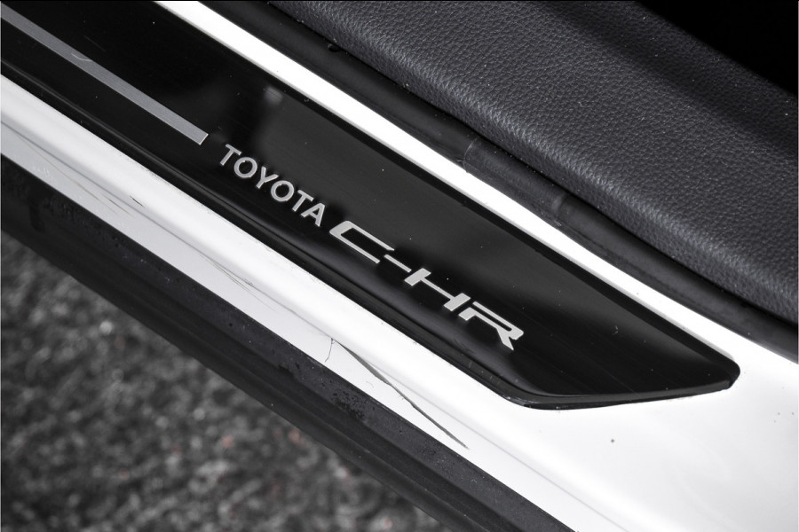 Toyota C-HR 2.0 Hybrid 200 Dynamic | Dig. Cockpit | Adapt. Cruise | Stoel-+Stuurverw. | PDC | Camera | NAV + App. Connect | ECC | LM 18" | 4737