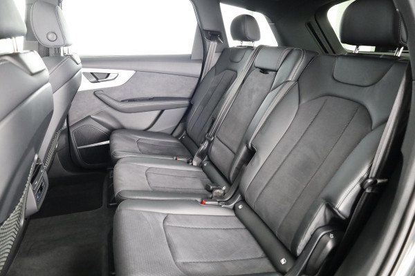 Audi Q7 55 TFSI e quattro Pro Line S 394pk | Panoramadak |  Trekhaak | Bang & Olufsen premium 3d | Head-up Display | Assisentiepakket plus | Ambient Light