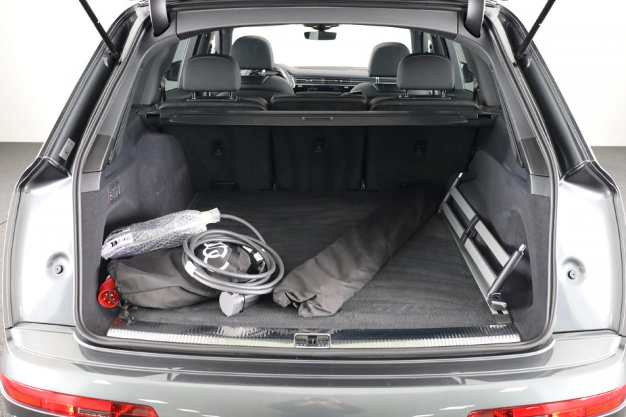 Audi Q7 55 TFSI e quattro Pro Line S 394pk | Panoramadak |  Trekhaak | Bang & Olufsen premium 3d | Head-up Display | Assisentiepakket plus | Ambient Light