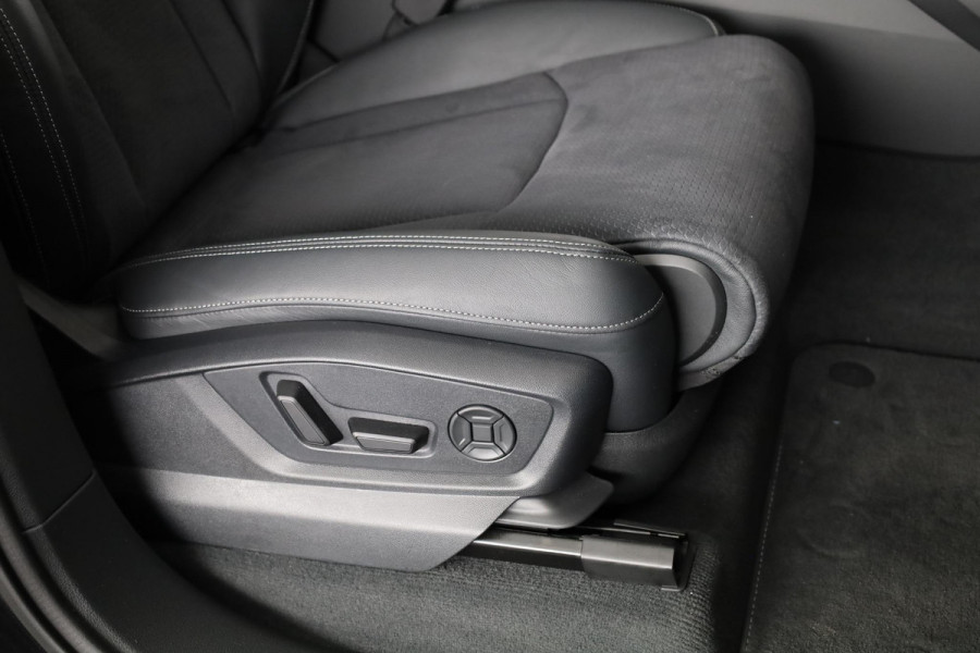 Audi Q7 55 TFSI e quattro Pro Line S 394pk | Panoramadak |  Trekhaak | Bang & Olufsen premium 3d | Head-up Display | Assisentiepakket plus | Ambient Light