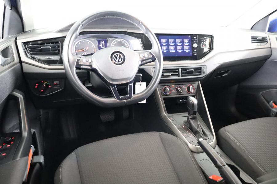 Volkswagen Polo 1.0 TSI R-Line Edition 95 pk Automaat (DSG) | Navigatie | Parkeersensoren | Achteruitrijcamera | Adaptieve cruise control | R-Line exterieur |