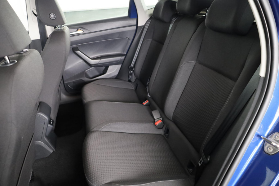 Volkswagen Polo 1.0 TSI R-Line Edition 95 pk Automaat (DSG) | Navigatie | Parkeersensoren | Achteruitrijcamera | Adaptieve cruise control | R-Line exterieur |