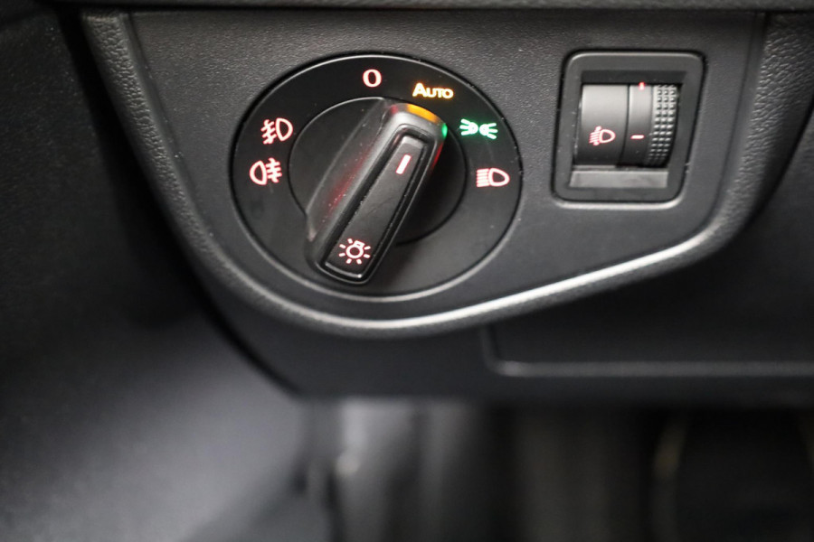 Volkswagen Polo 1.0 TSI R-Line Edition 95 pk Automaat (DSG) | Navigatie | Parkeersensoren | Achteruitrijcamera | Adaptieve cruise control | R-Line exterieur |