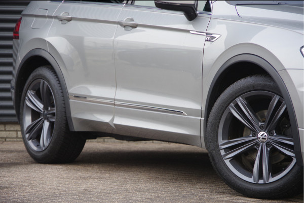 Volkswagen Tiguan 1.5 TSI Highline R-Line AUT. PANO, LED, LEDER, ACC, VIRTUAL COCKPIT, NAVI, PARKEERSENSOREN, CLIMA, 19'' LMV, NL AUT