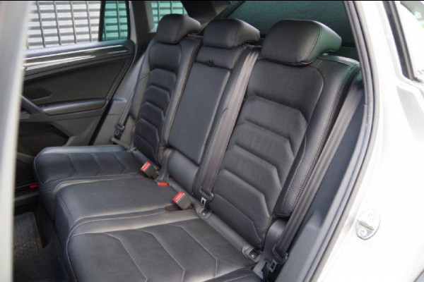 Volkswagen Tiguan 1.5 TSI Highline R-Line AUT. PANO, LED, LEDER, ACC, VIRTUAL COCKPIT, NAVI, PARKEERSENSOREN, CLIMA, 19'' LMV, NL AUT