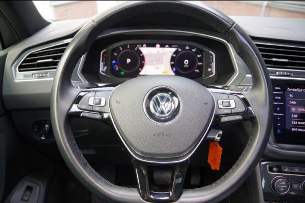 Volkswagen Tiguan 1.5 TSI Highline R-Line AUT. PANO, LED, LEDER, ACC, VIRTUAL COCKPIT, NAVI, PARKEERSENSOREN, CLIMA, 19'' LMV, NL AUT