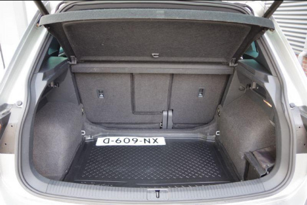 Volkswagen Tiguan 1.5 TSI Highline R-Line AUT. PANO, LED, LEDER, ACC, VIRTUAL COCKPIT, NAVI, PARKEERSENSOREN, CLIMA, 19'' LMV, NL AUT