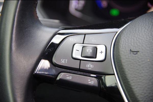 Volkswagen Tiguan 1.5 TSI Highline R-Line AUT. PANO, LED, LEDER, ACC, VIRTUAL COCKPIT, NAVI, PARKEERSENSOREN, CLIMA, 19'' LMV, NL AUT