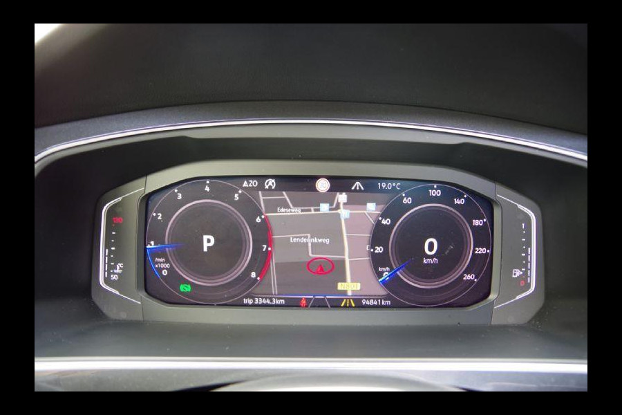 Volkswagen Tiguan 1.5 TSI Highline R-Line AUT. PANO, LED, LEDER, ACC, VIRTUAL COCKPIT, NAVI, PARKEERSENSOREN, CLIMA, 19'' LMV, NL AUT