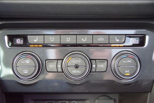 Volkswagen Tiguan 1.5 TSI Highline R-Line AUT. PANO, LED, LEDER, ACC, VIRTUAL COCKPIT, NAVI, PARKEERSENSOREN, CLIMA, 19'' LMV, NL AUT