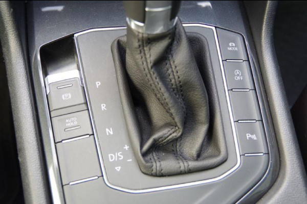 Volkswagen Tiguan 1.5 TSI Highline R-Line AUT. PANO, LED, LEDER, ACC, VIRTUAL COCKPIT, NAVI, PARKEERSENSOREN, CLIMA, 19'' LMV, NL AUT