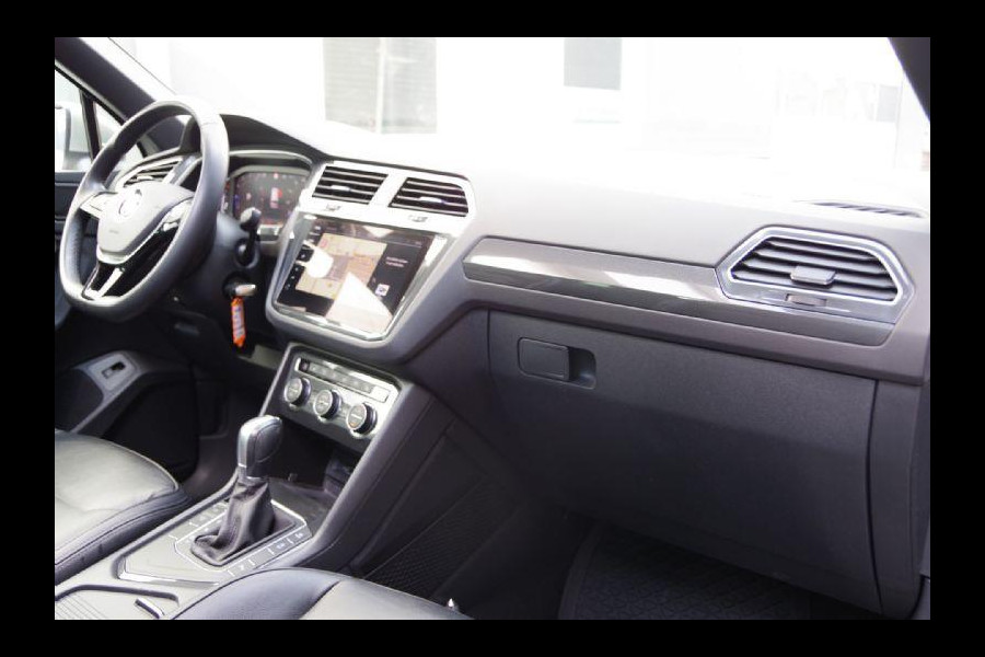 Volkswagen Tiguan 1.5 TSI Highline R-Line AUT. PANO, LED, LEDER, ACC, VIRTUAL COCKPIT, NAVI, PARKEERSENSOREN, CLIMA, 19'' LMV, NL AUT