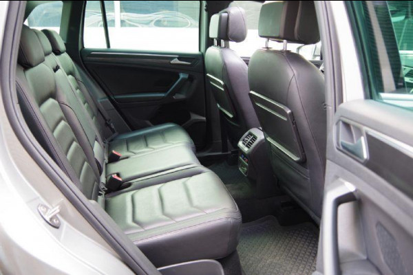 Volkswagen Tiguan 1.5 TSI Highline R-Line AUT. PANO, LED, LEDER, ACC, VIRTUAL COCKPIT, NAVI, PARKEERSENSOREN, CLIMA, 19'' LMV, NL AUT