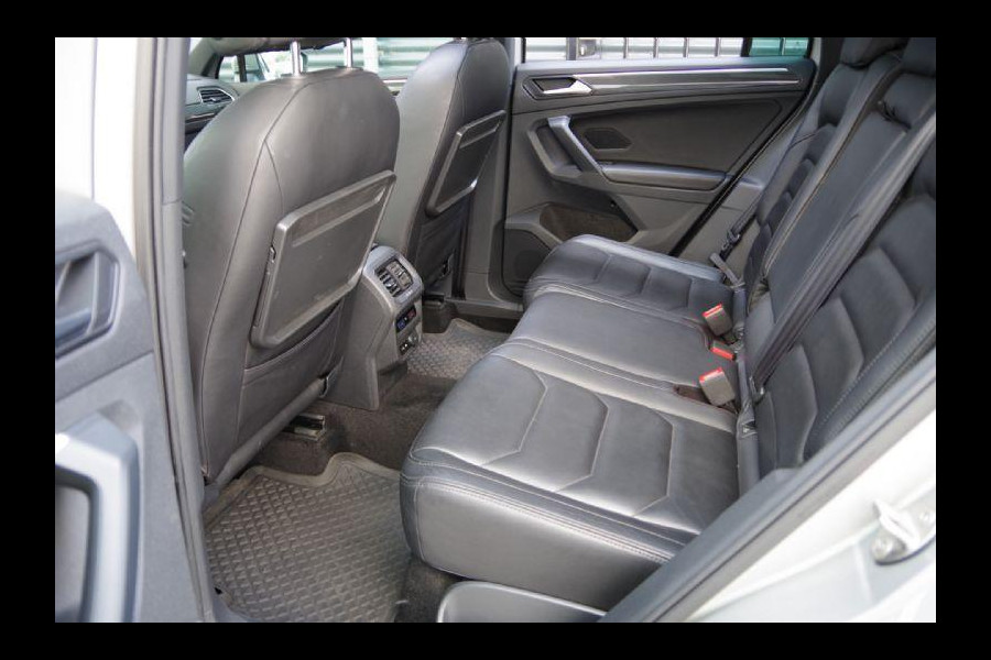 Volkswagen Tiguan 1.5 TSI Highline R-Line AUT. PANO, LED, LEDER, ACC, VIRTUAL COCKPIT, NAVI, PARKEERSENSOREN, CLIMA, 19'' LMV, NL AUT