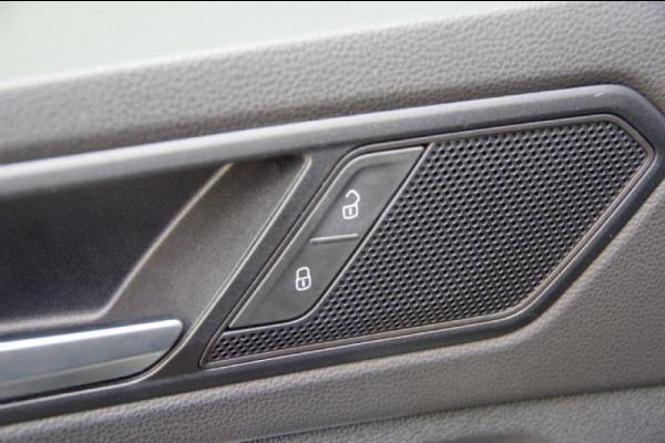 Volkswagen Tiguan 1.5 TSI Highline R-Line AUT. PANO, LED, LEDER, ACC, VIRTUAL COCKPIT, NAVI, PARKEERSENSOREN, CLIMA, 19'' LMV, NL AUT