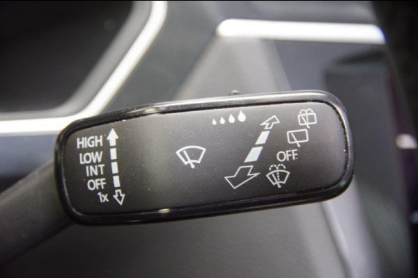 Volkswagen Tiguan 1.5 TSI Highline R-Line AUT. PANO, LED, LEDER, ACC, VIRTUAL COCKPIT, NAVI, PARKEERSENSOREN, CLIMA, 19'' LMV, NL AUT