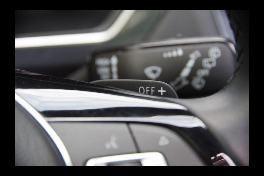 Volkswagen Tiguan 1.5 TSI Highline R-Line AUT. PANO, LED, LEDER, ACC, VIRTUAL COCKPIT, NAVI, PARKEERSENSOREN, CLIMA, 19'' LMV, NL AUT