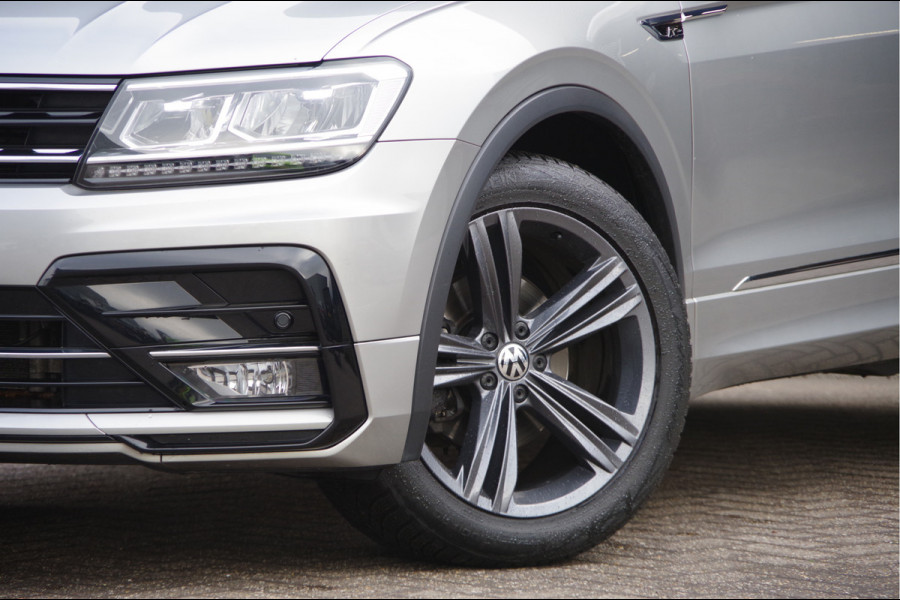 Volkswagen Tiguan 1.5 TSI Highline R-Line AUT. PANO, LED, LEDER, ACC, VIRTUAL COCKPIT, NAVI, PARKEERSENSOREN, CLIMA, 19'' LMV, NL AUT