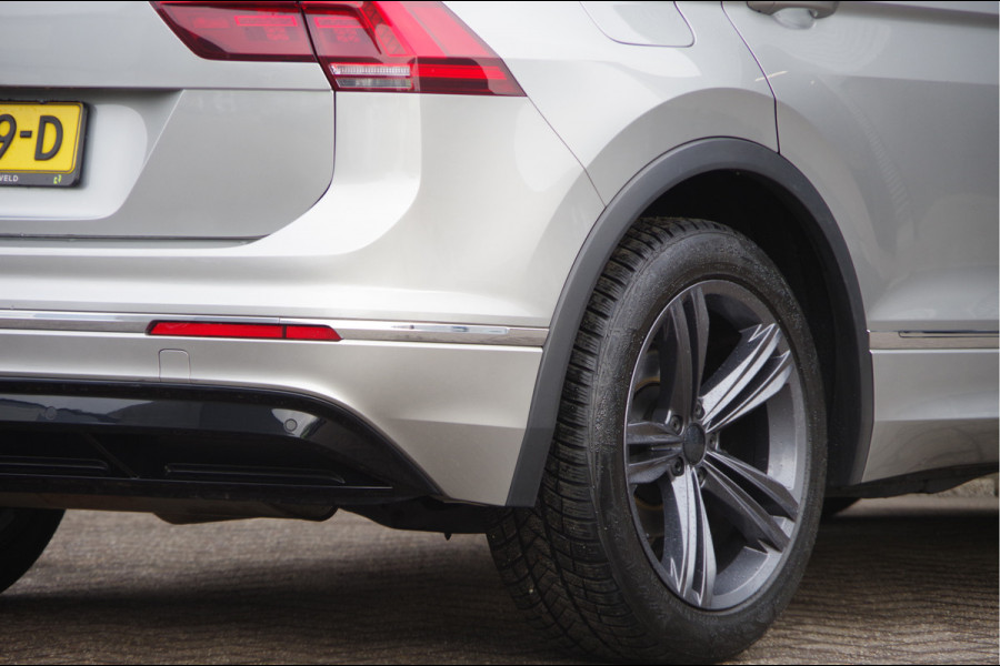Volkswagen Tiguan 1.5 TSI Highline R-Line AUT. PANO, LED, LEDER, ACC, VIRTUAL COCKPIT, NAVI, PARKEERSENSOREN, CLIMA, 19'' LMV, NL AUT