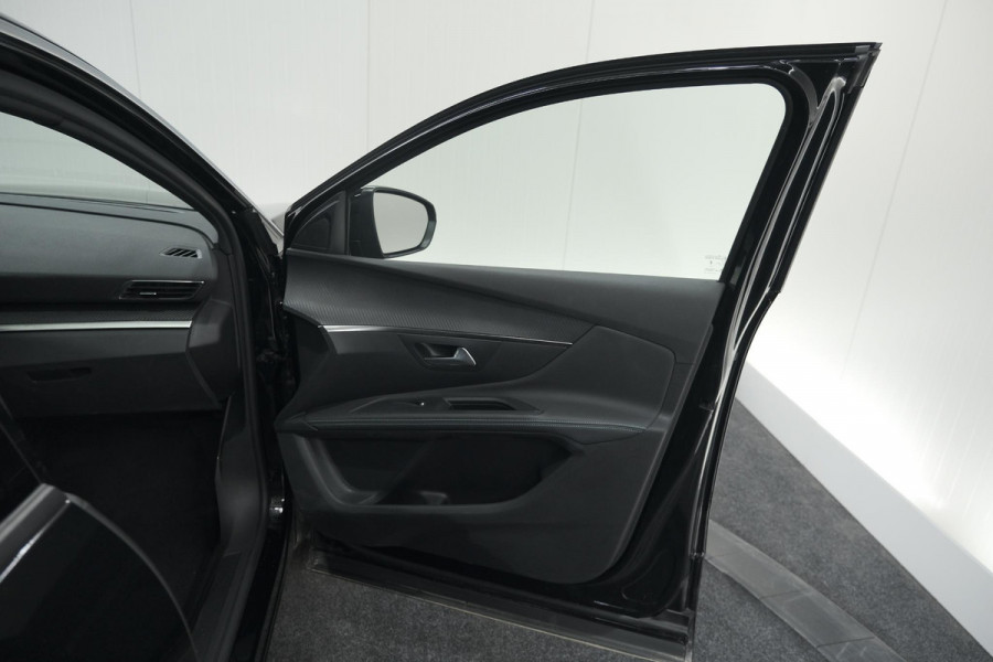 Peugeot 5008 Hybrid 136 e-DSC6 Allure | Camera | Apple Carplay | Navigatie | Parkeersensoren