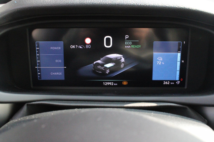 Jeep Avenger ALTITUDE 156PK 54 kWh | 3-FASE | ELEKTRISCH BEDIENBARE ACHTERKLEP | ACHTERUITRIJ CAMERA | NAVIGATIE | DRAADLOZE APPLE CARPLAY/ANDROID AUTO | ALL SEASON BANDEN | LICHTMETALEN VELGEN 17" | ADAPTIVE CRUISE CONTROL | DAB+ RADIO | DRAADLOZE TELEFOONLADER | KEYLESS ENTRY |