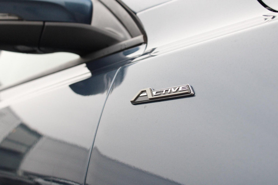 Ford Focus 1.0 EcoBoost Hybrid Active Style | Panoramadak | Winter Pack | Camera | Navigatie | Cruise control