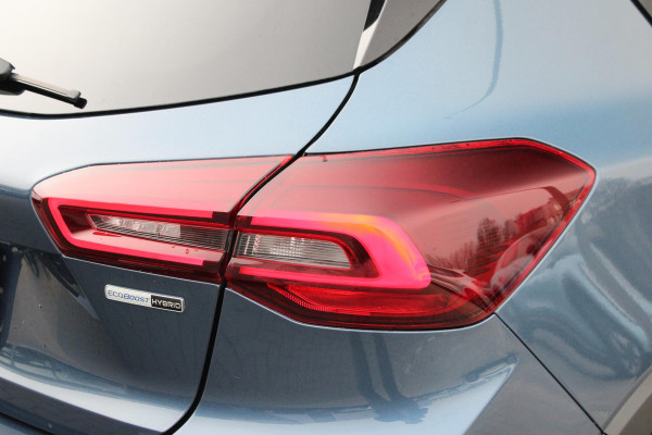 Ford Focus 1.0 EcoBoost Hybrid Active Style | Panoramadak | Winter Pack | Camera | Navigatie | Cruise control