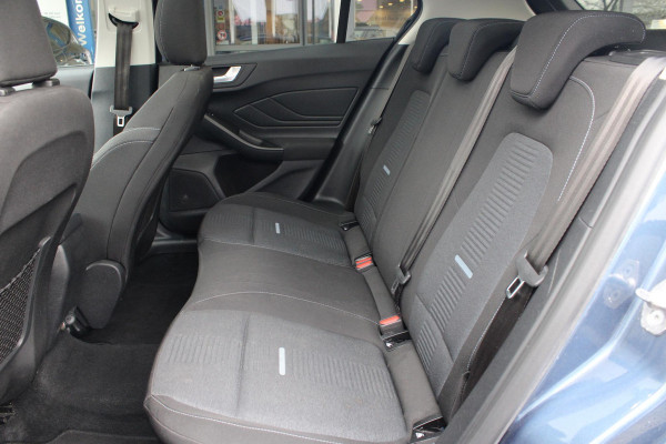 Ford Focus 1.0 EcoBoost Hybrid Active Style | Panoramadak | Winter Pack | Camera | Navigatie | Cruise control