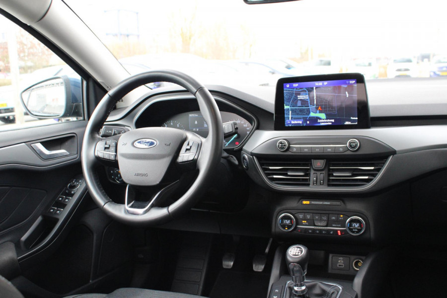 Ford Focus 1.0 EcoBoost Hybrid Active Style | Panoramadak | Winter Pack | Camera | Navigatie | Cruise control