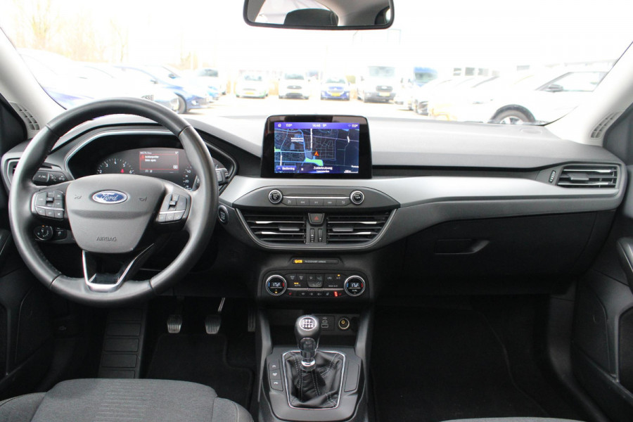Ford Focus 1.0 EcoBoost Hybrid Active Style | Panoramadak | Winter Pack | Camera | Navigatie | Cruise control