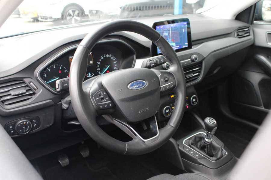 Ford Focus 1.0 EcoBoost Hybrid Active Style | Panoramadak | Winter Pack | Camera | Navigatie | Cruise control