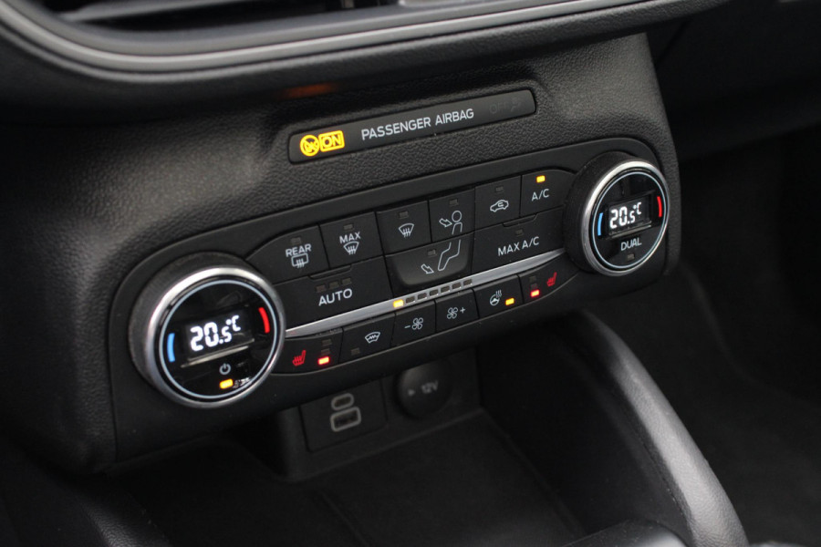 Ford Focus 1.0 EcoBoost Hybrid Active Style | Panoramadak | Winter Pack | Camera | Navigatie | Cruise control