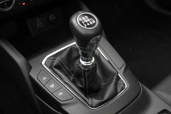 Ford Focus 1.0 EcoBoost Hybrid Active Style | Panoramadak | Winter Pack | Camera | Navigatie | Cruise control