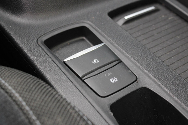 Ford Focus 1.0 EcoBoost Hybrid Active Style | Panoramadak | Winter Pack | Camera | Navigatie | Cruise control