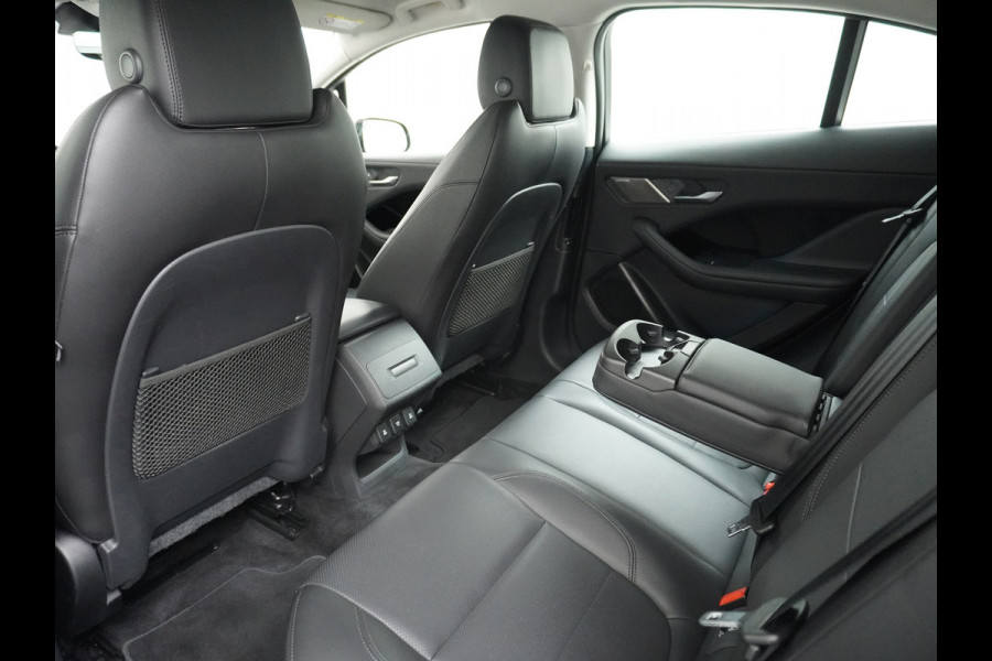 Jaguar I-PACE EV400pk 4WD Leer Pano-Dak Meridan-HiFi 90kWh Camera Apple Carplay Android Auto Stuurverwarming DAB PDC Keyless entry/start LED Lmv 18" Bluetooth WiFi Verkeersbord detectie Cruise Control  Uitparkeer waarschuwing Business Edition 400PK 696NM Koppel