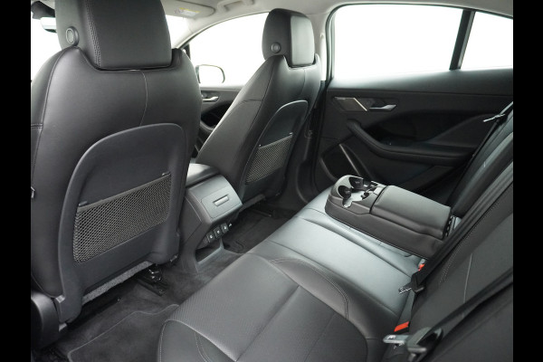 Jaguar I-PACE EV400pk 4WD Leer Pano-Dak Meridan-HiFi 90kWh Camera Apple Carplay Android Auto Stuurverwarming DAB PDC Keyless entry/start LED Lmv 18" Bluetooth WiFi Verkeersbord detectie Cruise Control  Uitparkeer waarschuwing Business Edition 400PK 696NM Koppel