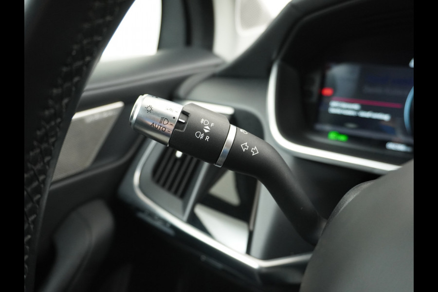 Jaguar I-PACE EV400pk 4WD Leer Pano-Dak Meridan-HiFi 90kWh Camera Apple Carplay Android Auto Stuurverwarming DAB PDC Keyless entry/start LED Lmv 18" Bluetooth WiFi Verkeersbord detectie Cruise Control  Uitparkeer waarschuwing Business Edition 400PK 696NM Koppel