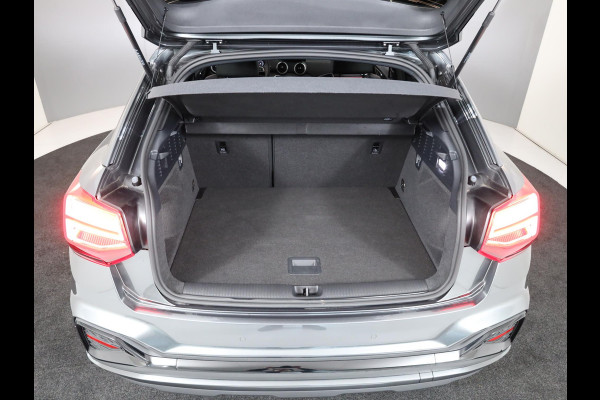 Audi Q2 35 TFSI S Edition 150 pk S-tronic | Verlengde garantie | Navigatie | Parkeersensoren achter | Adaptieve cruise control | Autom. airco | Matrix LED koplampen | S-line |