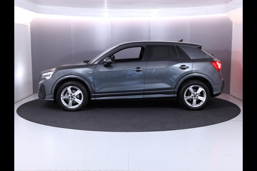 Audi Q2 35 TFSI S Edition 150 pk S-tronic | Verlengde garantie | Navigatie | Parkeersensoren achter | Adaptieve cruise control | Autom. airco | Matrix LED koplampen | S-line |