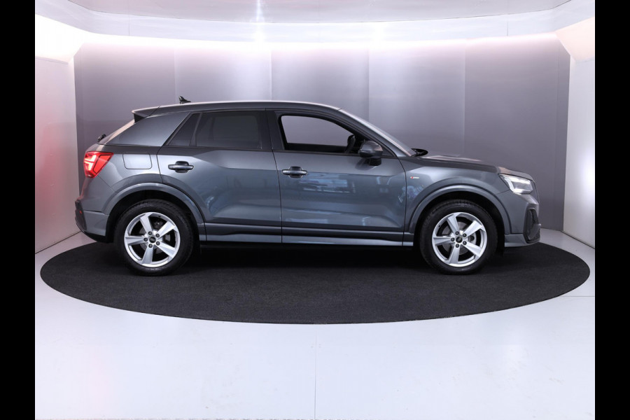 Audi Q2 35 TFSI S Edition 150 pk S-tronic | Verlengde garantie | Navigatie | Parkeersensoren achter | Adaptieve cruise control | Autom. airco | Matrix LED koplampen | S-line |
