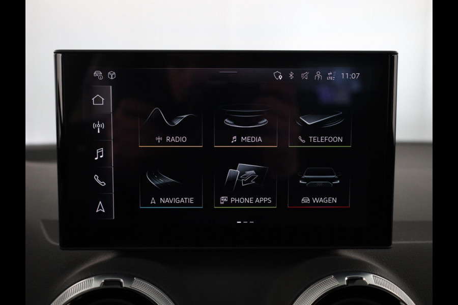Audi Q2 35 TFSI S Edition 150 pk S-tronic | Verlengde garantie | Navigatie | Parkeersensoren achter | Adaptieve cruise control | Autom. airco | Matrix LED koplampen | S-line |
