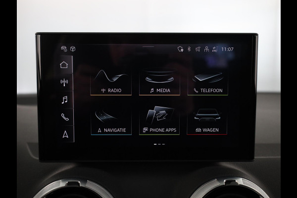 Audi Q2 35 TFSI S Edition 150 pk S-tronic | Verlengde garantie | Navigatie | Parkeersensoren achter | Adaptieve cruise control | Autom. airco | Matrix LED koplampen | S-line |