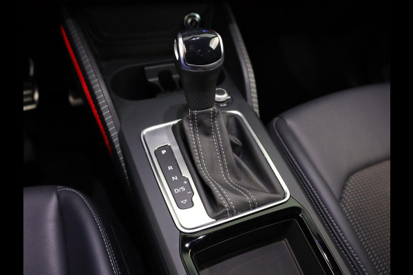Audi Q2 35 TFSI S Edition 150 pk S-tronic | Verlengde garantie | Navigatie | Parkeersensoren achter | Adaptieve cruise control | Autom. airco | Matrix LED koplampen | S-line |