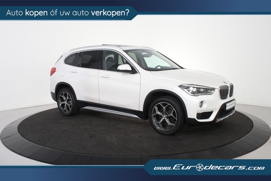 BMW X1 sDrive18i *1ste Eigenaar*Leer*Navigatie*HUD*Panoramadak*