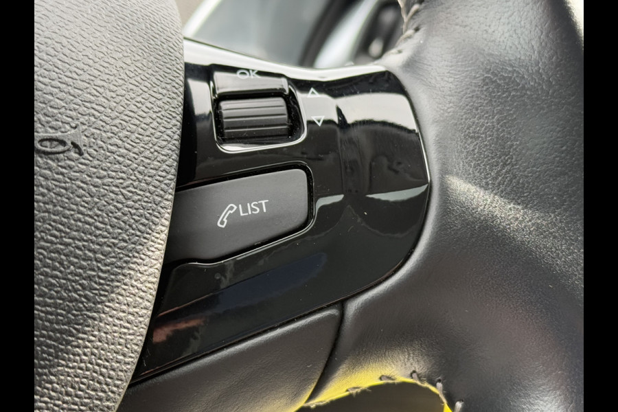 Peugeot 308 SW BWJ 10-2019 | 1.2PT 131PK Allure | PANO | TREKHAAK | CRUISE | CAMERA | CLIMA | NAVI | LEDER/STOF
