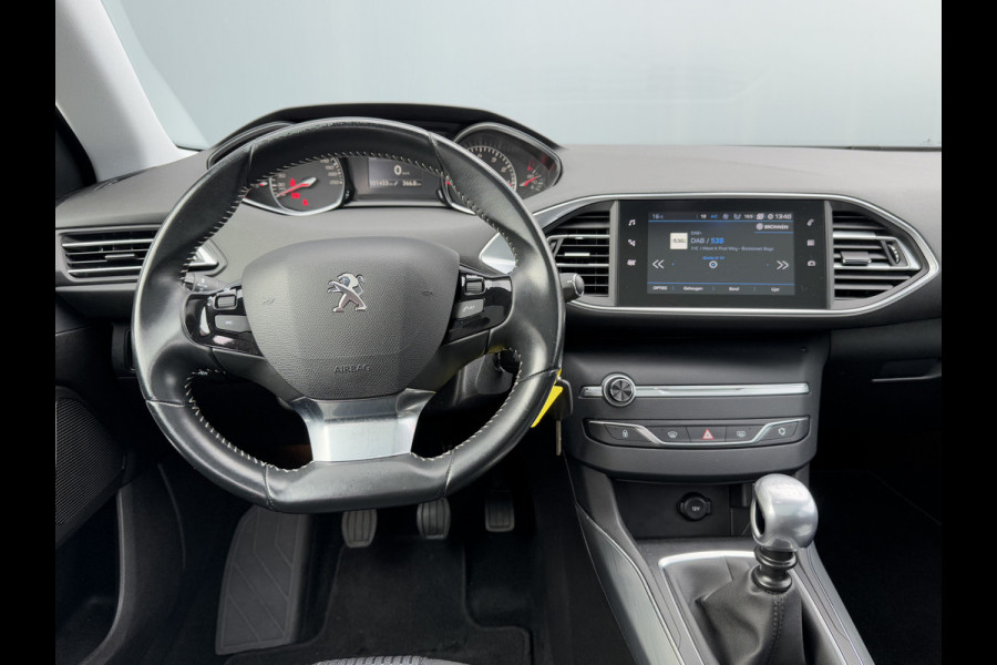 Peugeot 308 SW BWJ 10-2019 | 1.2PT 131PK Allure | PANO | TREKHAAK | CRUISE | CAMERA | CLIMA | NAVI | LEDER/STOF