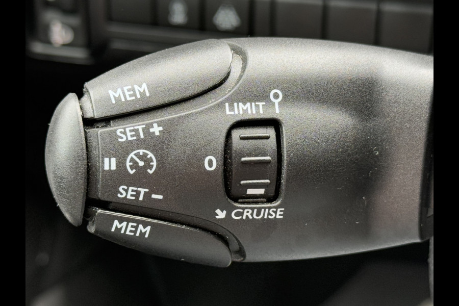 Peugeot 308 SW BWJ 10-2019 | 1.2PT 131PK Allure | PANO | TREKHAAK | CRUISE | CAMERA | CLIMA | NAVI | LEDER/STOF